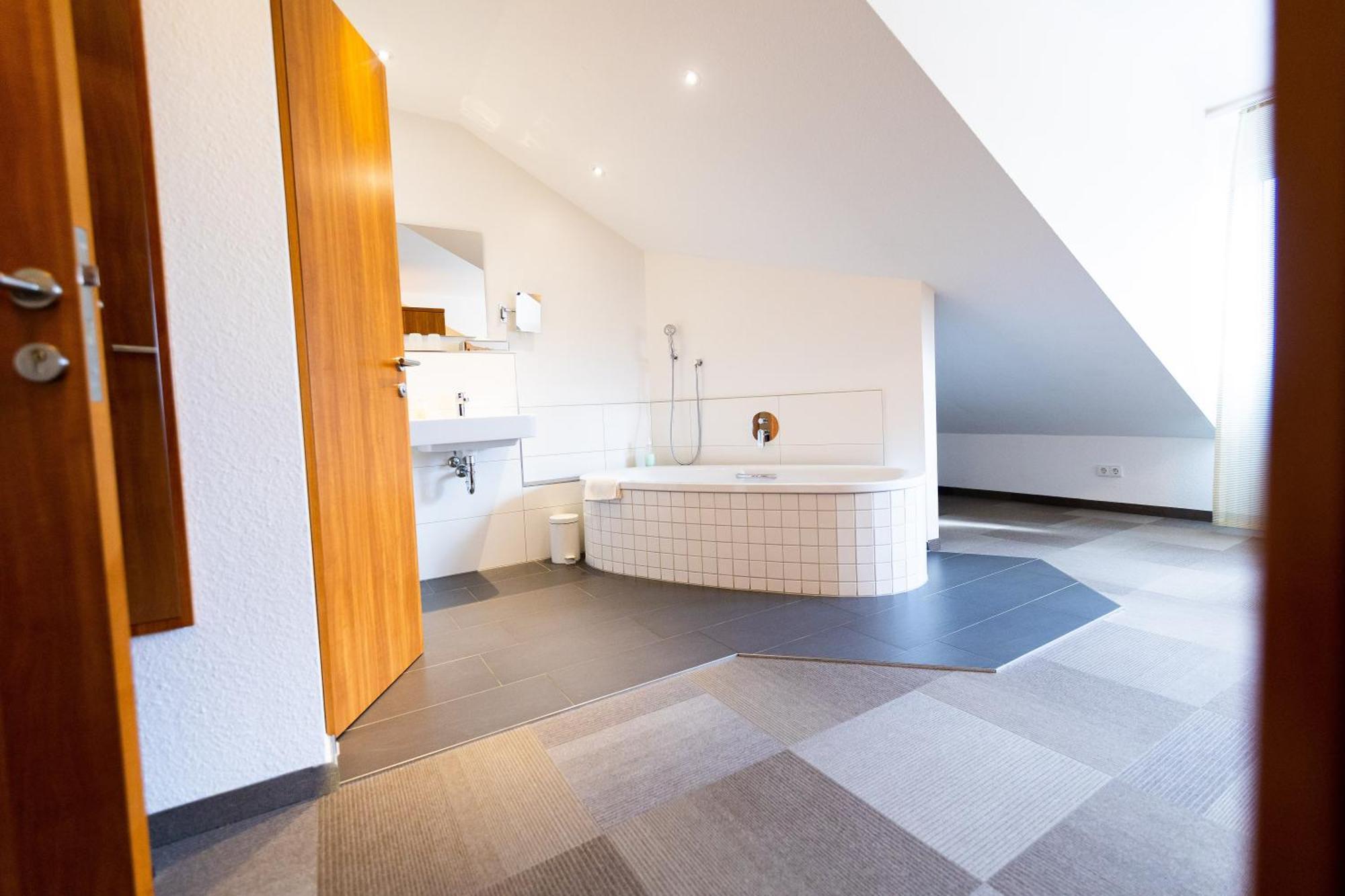 Hotel Darstein Altrip Екстериор снимка