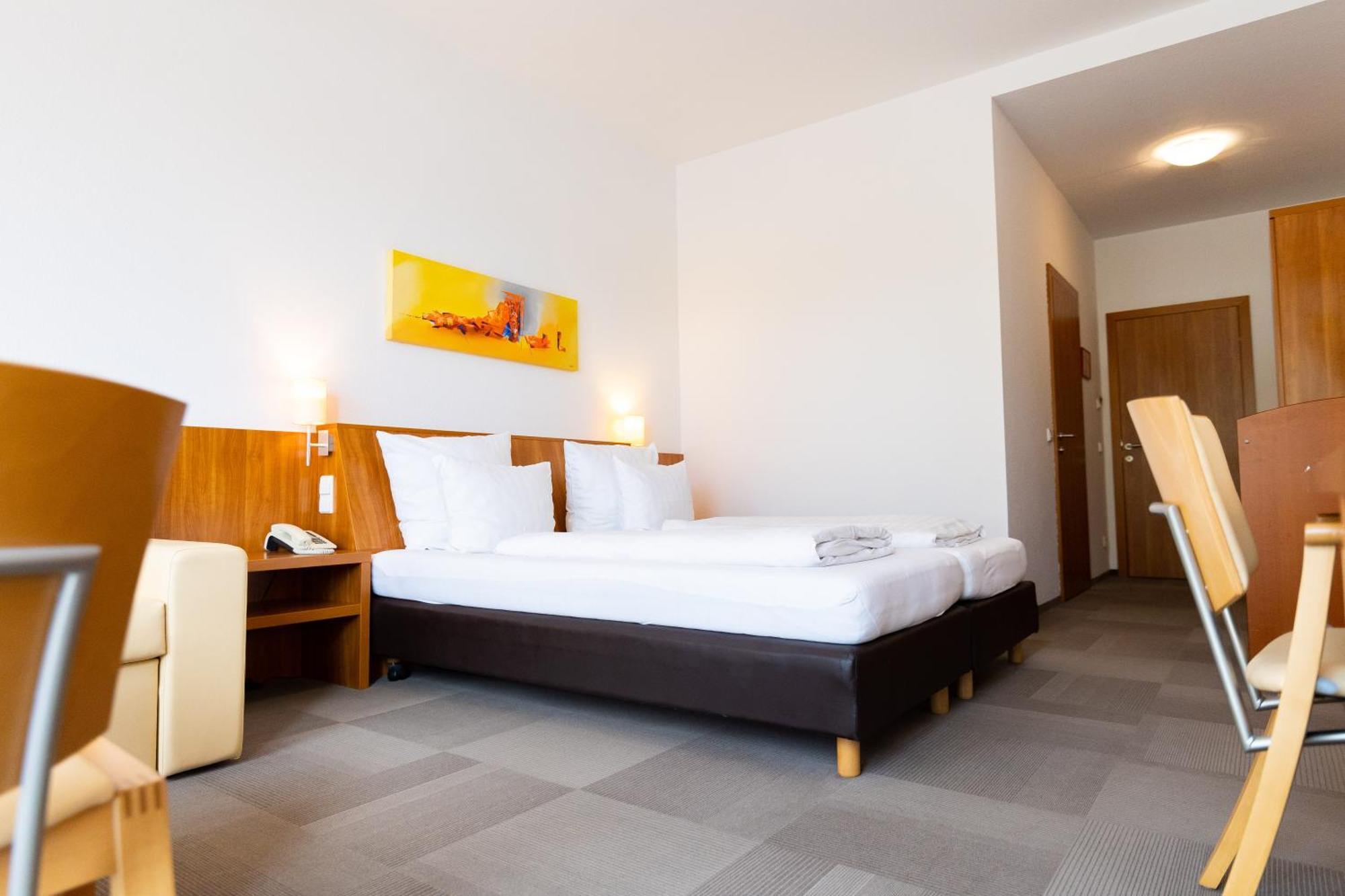 Hotel Darstein Altrip Екстериор снимка