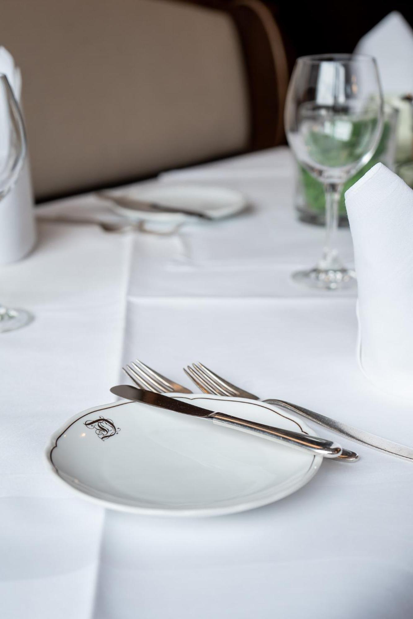 Hotel Darstein Altrip Екстериор снимка