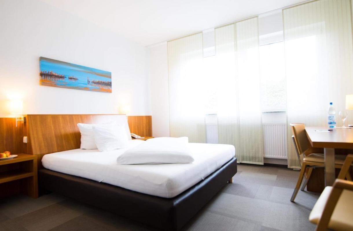 Hotel Darstein Altrip Екстериор снимка