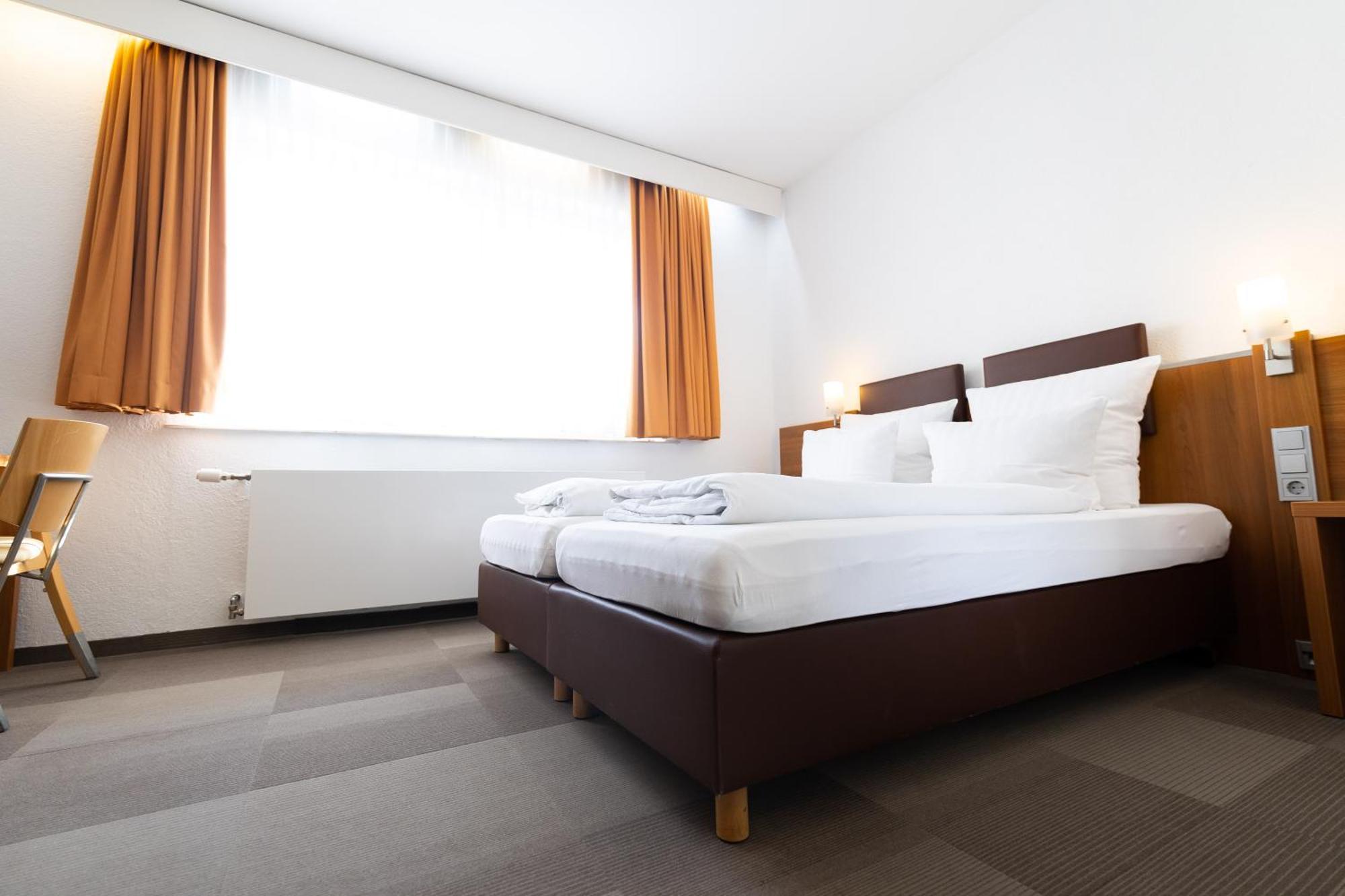 Hotel Darstein Altrip Екстериор снимка
